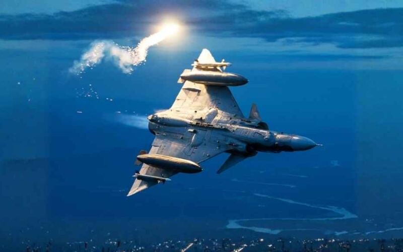 Aviones Kfir de la Fuerza Aeroespacial en patrullajes